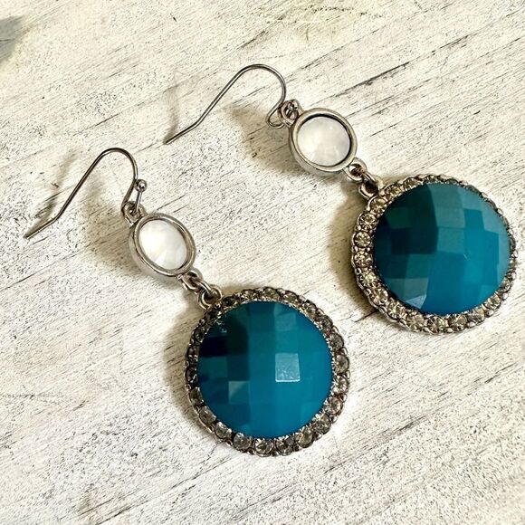Blue rhinestone silver tone drop earrings - Picture 1 of 13